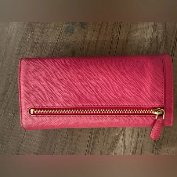 Prada Red Wallet with Gold Chain - Picture 3 of 9